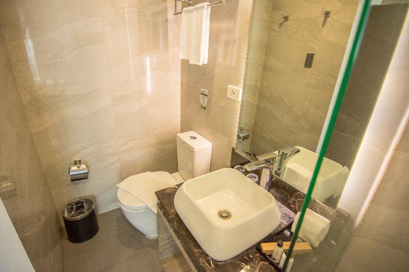 Goldberry Lite Hotel Iloilo City Exterior photo